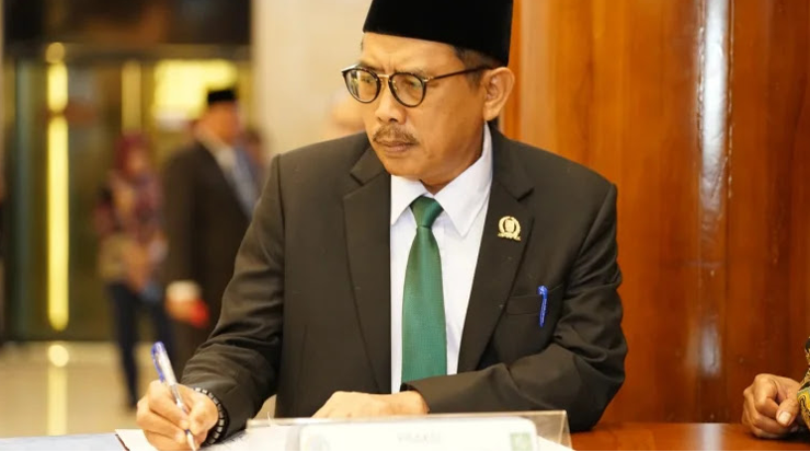 Ketua DPRD Jawa Timur, Musyafak Rouf, menyampaikan dukungan terhadap pembentukan Undang-Undang Transportasi Online guna memberikan kepastian hukum, keadilan, dan perlindungan yang lebih kuat bagi pengemudi transportasi berbasis aplikasi.