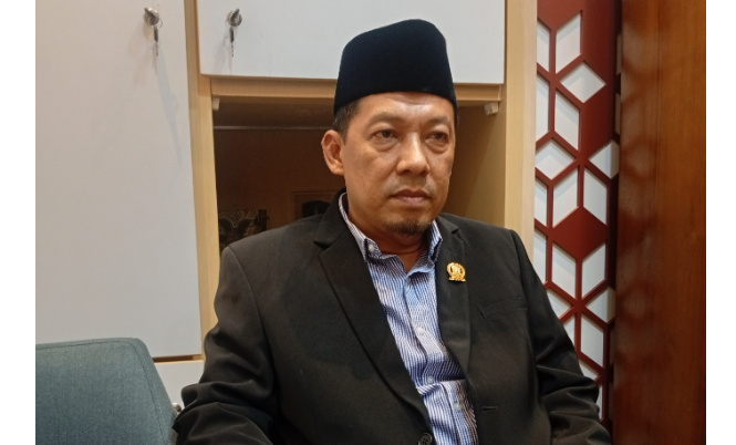 Anggota Komisi E DPRD Jawa Timur, H. Suwandy Firdaus, S.E., S.H., M.Hum., mendorong pendataan dan verifikasi ulang penerima BLT serta PKH di Kabupaten Mojokerto agar bantuan sosial tepat sasaran dan diterima masyarakat yang benar-benar membutuhkan.