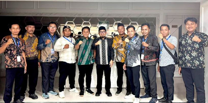 Anggota DPRD Provinsi Jawa Timur Multazamudz Dzikri mengawal aspirasi warga Lekok dan Nguling Kab. Pasuruan dalam upaya penyelesaian sengketa lahan dengan TNI Angkatan Laut