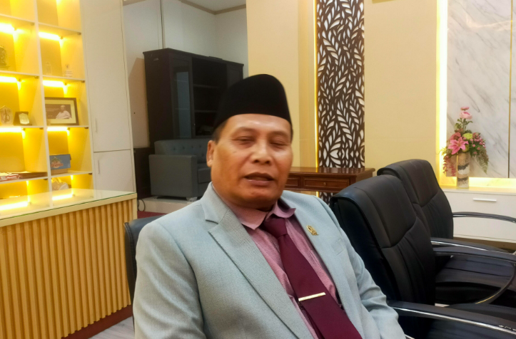 Anggota Komisi D DPRD Jawa Timur, Satib, mendukung bantuan presiden untuk peningkatan fasilitas perlintasan kereta api sebagai upaya memperkuat keselamatan transportasi dan menekan angka kecelakaan di Jawa Timur