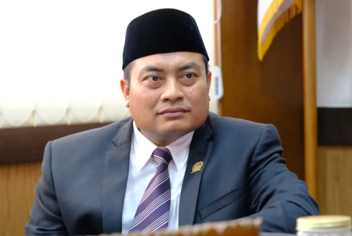Sekretaris Fraksi PKS DPRD Provinsi Jawa Timur Puguh Wiji Pamungkas menyampaikan perlunya regulasi daerah sebagai tindak lanjut Perpres Nomor 111 Tahun 2025.