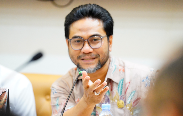 Wakil Ketua Komisi D DPRD Provinsi Jawa Timur Khusnul Arif menyampaikan dukungan terhadap rencana Bandara Dhoho Kediri menjadi embarkasi haji mulai 2027 sekaligus mendorong pemerintah daerah memaksimalkan peluang ekonomi bagi UMKM.