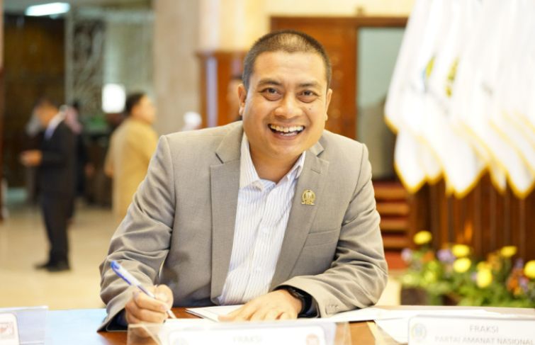 Anggota Komisi E DPRD Provinsi Jawa Timur, Puguh Wiji Pamungkas, meminta Pemerintah Provinsi Jawa Timur segera merealisasikan skema feeder bagi angkutan kota di Malang Raya agar konflik dengan Bus Trans Jatim dapat diselesaikan.