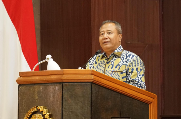 Juru Bicara Komisi D DPRD Provinsi Jawa Timur, Siadi, menyampaikan rekomendasi pembenahan tata kelola Dinas ESDM dalam Rapat Paripurna DPRD Provinsi Jawa Timur terkait Pertanggungjawaban Pelaksanaan APBD Tahun Anggaran 2025.