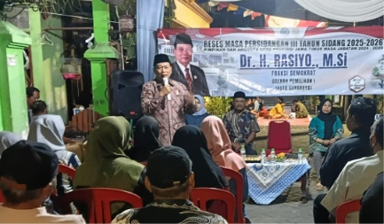Dialog reses Rasiyo dengan warga Manukan Kulon, Surabaya tentang penguatan UMKM dan pembangunan