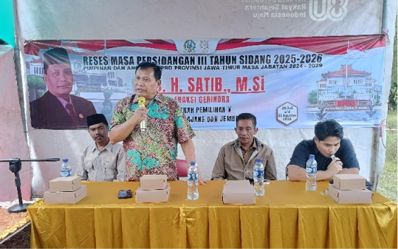 Satib mendengarkan aspirasi warga terkait wilayahnya di Dapil V, yang meliputi Kabupaten Jember dan Kabupaten Lumajang.