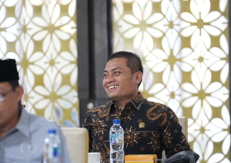 Anggota Komisi E DPRD Provinsi Jawa Timur, Puguh Wiji Pamungkas, mengingatkan tenaga kesehatan dan masyarakat agar mengedepankan empati serta etika dalam bermedia sosial.