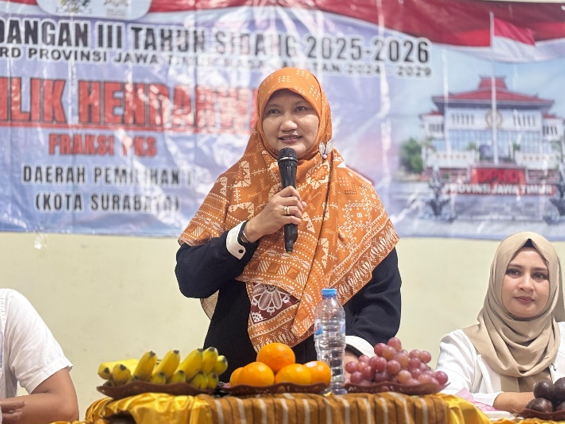 Ketua Fraksi PKS DPRD Provinsi Jawa Timur Lilik Hendarwati mengingatkan masyarakat agar tidak mudah terpancing informasi menyesatkan dan mengajak warga menyampaikan aspirasi secara tertib.