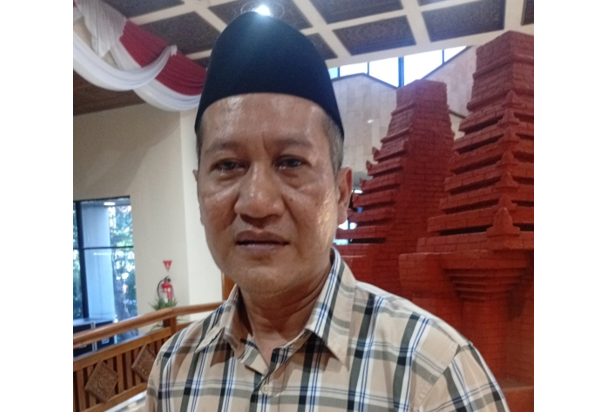 Anggota Komisi A DPRD Provinsi Jawa Timur, Dr. Iwan Achmad Zunaih, berharap kepemimpinan hasil Muktamar ke-35 NU memiliki visi kuat, membumi, serta mampu meningkatkan kontribusi NU bagi masyarakat dan Indonesia.