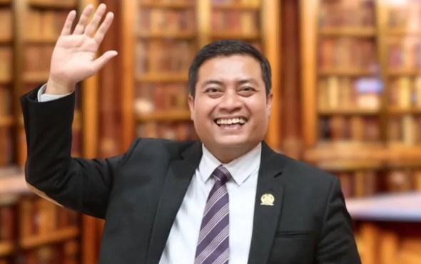 Anggota Komisi E DPRD Provinsi Jawa Timur, Dr. Puguh Wiji Pamungkas, M.M., mengingatkan masyarakat agar memahami risiko dan tanggung jawab dalam memanfaatkan kecerdasan artifisial (AI) secara kritis, etis, dan kreatif.
