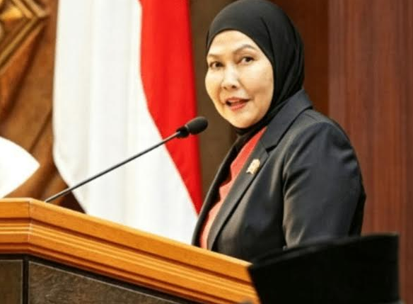 Juru Bicara Fraksi PDIP DPRD Jatim Dewanti Rumpoko menyampaikan Pendapat Akhir Fraksi PDIP DPRD Jatim atas Raperda Perubahan APBD Tahun Anggaran 2026.