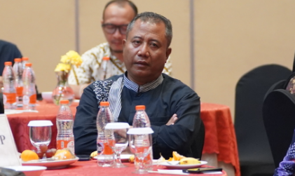 Anggota DPRD Provinsi Jawa Timur, Siadi, meminta masyarakat meningkatkan kewaspadaan menyusul erupsi Gunung Semeru.