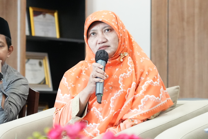 Anggota Komisi C DPRD Jawa Timur Lilik Hendarwati meminta rencana pengalihan penyaluran gaji ASN ke Himbara dikaji agar tidak mengganggu fiskal daerah.