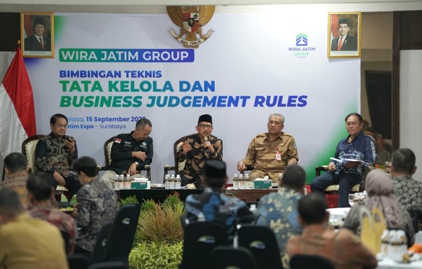 Ketua DPRD Provinsi Jawa Timur M. Musyafak Rouf menyampaikan pandangan terkait penguatan permodalan BUMD Jawa Timur dalam Bimtek Tata Kelola dan Business Judgement Rules Wira Jatim Group di Jatim Expo Surabaya, Selasa (15/09/2026).