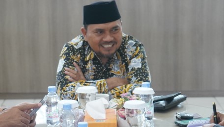 Juru Bicara FPKS DPRD Jawa Timur, Agus Cahyono, menyampaikan pandangan fraksi terkait Raperda Fasilitasi Pengembangan Ekosistem Produk Halal.