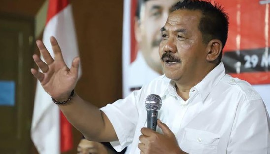 Anggota Komisi B DPRD Provinsi Jawa Timur Eddy Paripurna meminta pengusutan kasus peredaran udang impor ilegal dan perlindungan bagi petambak lokal.