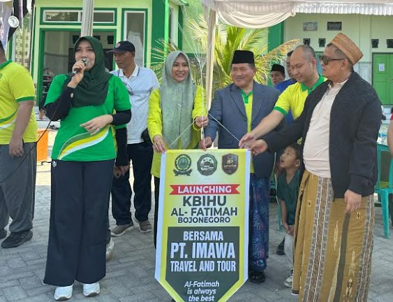 Sri Wahyuni Ajak Santri Al-Fatimah Bojonegoro Percaya Diri Hadapi Tantangan Zaman