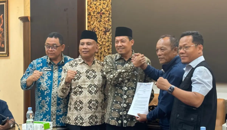 Temui Buruh KBPBI, Suwandy Dorong Rekomendasi DPRD Jatim ke Pemerintah Pusat