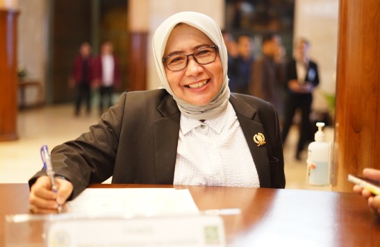 Ketua Komisi B DPRD Provinsi Jawa Timur Anik Maslachah menilai pertumbuhan ekonomi Jawa Timur perlu diarahkan semakin inklusif dengan memperkuat pemerataan pembangunan dan ekonomi perdesaan.